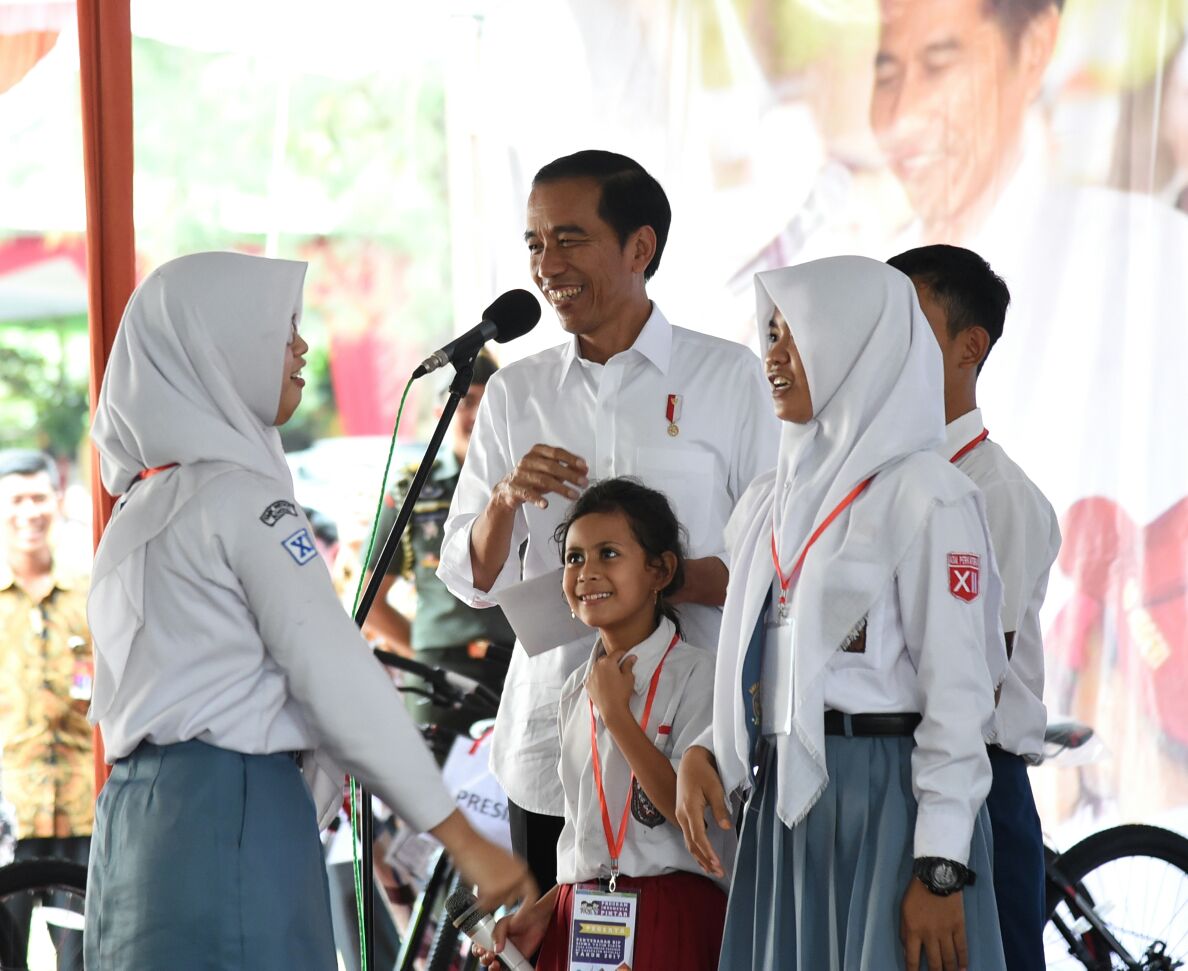 Jokowi Harus Ada Jurusan Animasi Spesialis Bikin Meme Di SMK