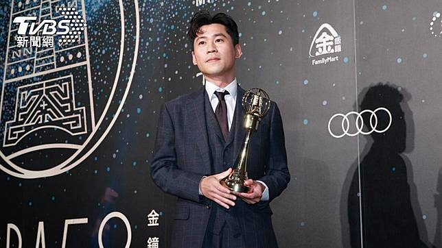 金鐘58／黃迪揚出道13年奪「迷你男配」！淚謝老婆：獎金拿去繳房租 | TVBS | LINE TODAY
