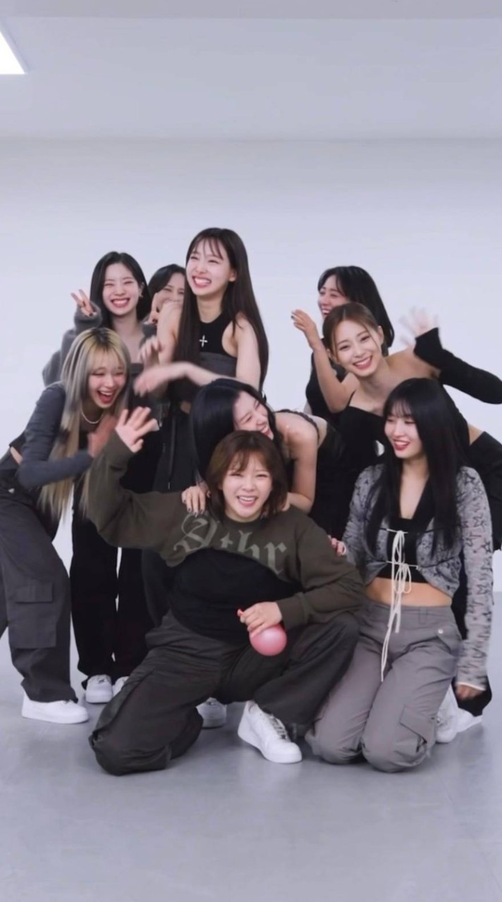 twice好きな人〜！