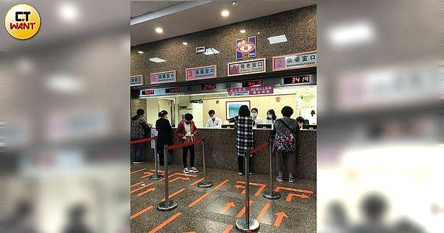 辦公室久坐　9成上班族屁屁癢到爆