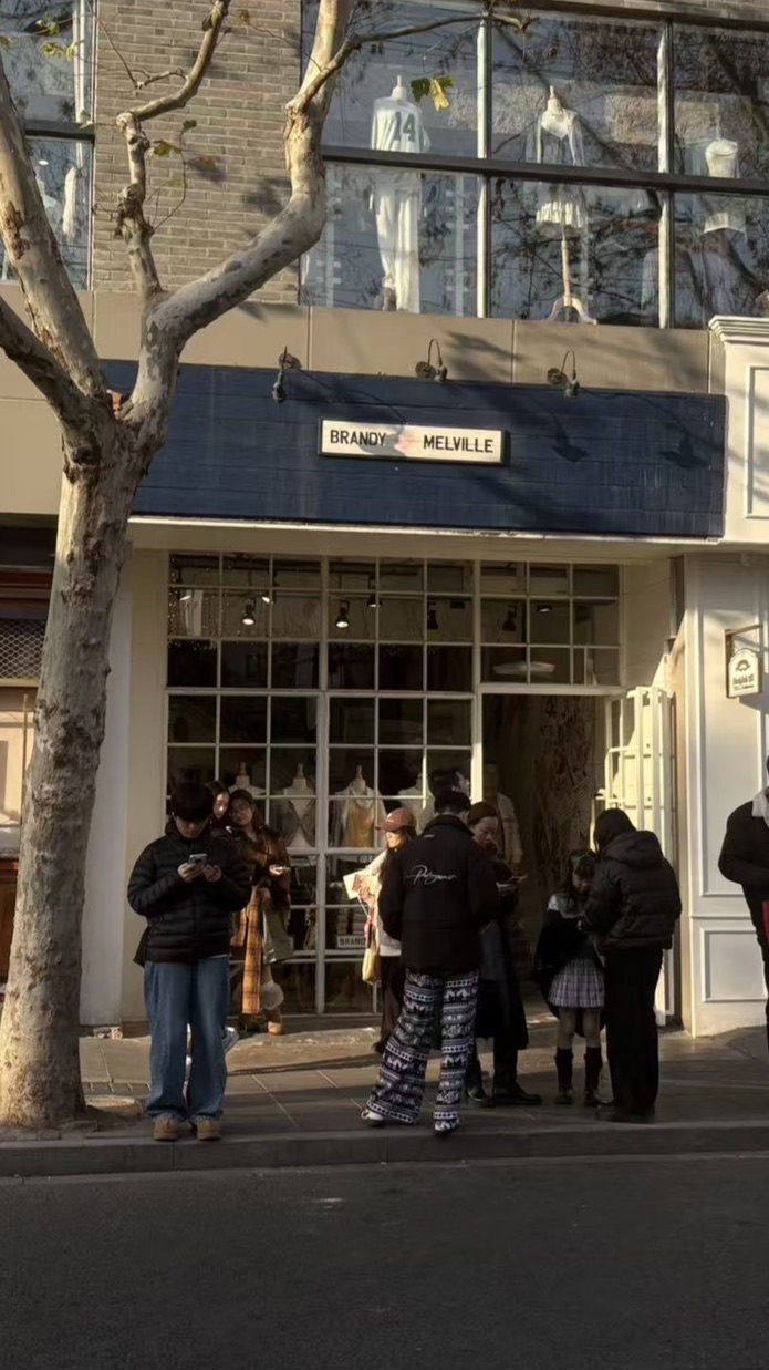 รับหิ้ว brandy melville shanghai 🇨🇳