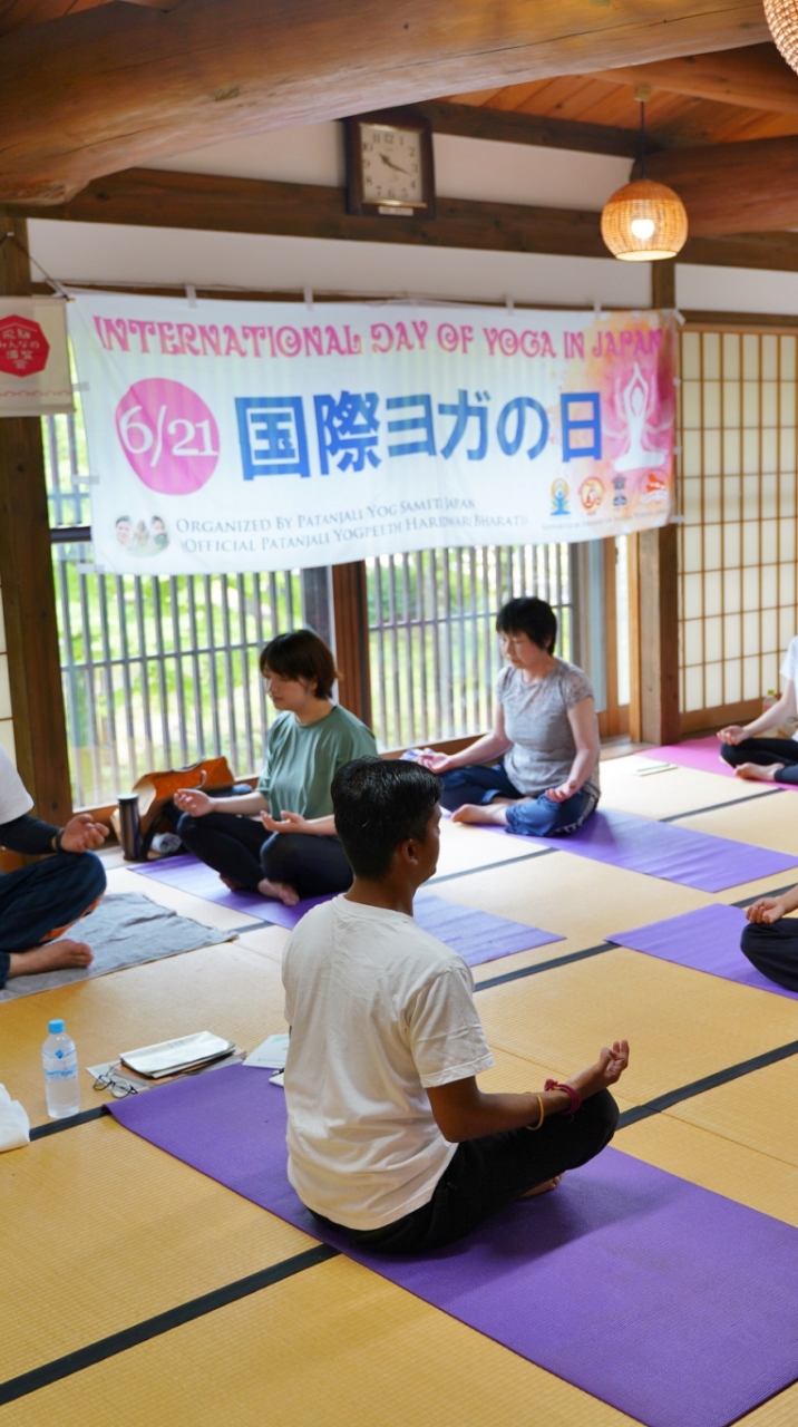 Morning Online Yoga（呼吸法スペシャル朝ヨガ）