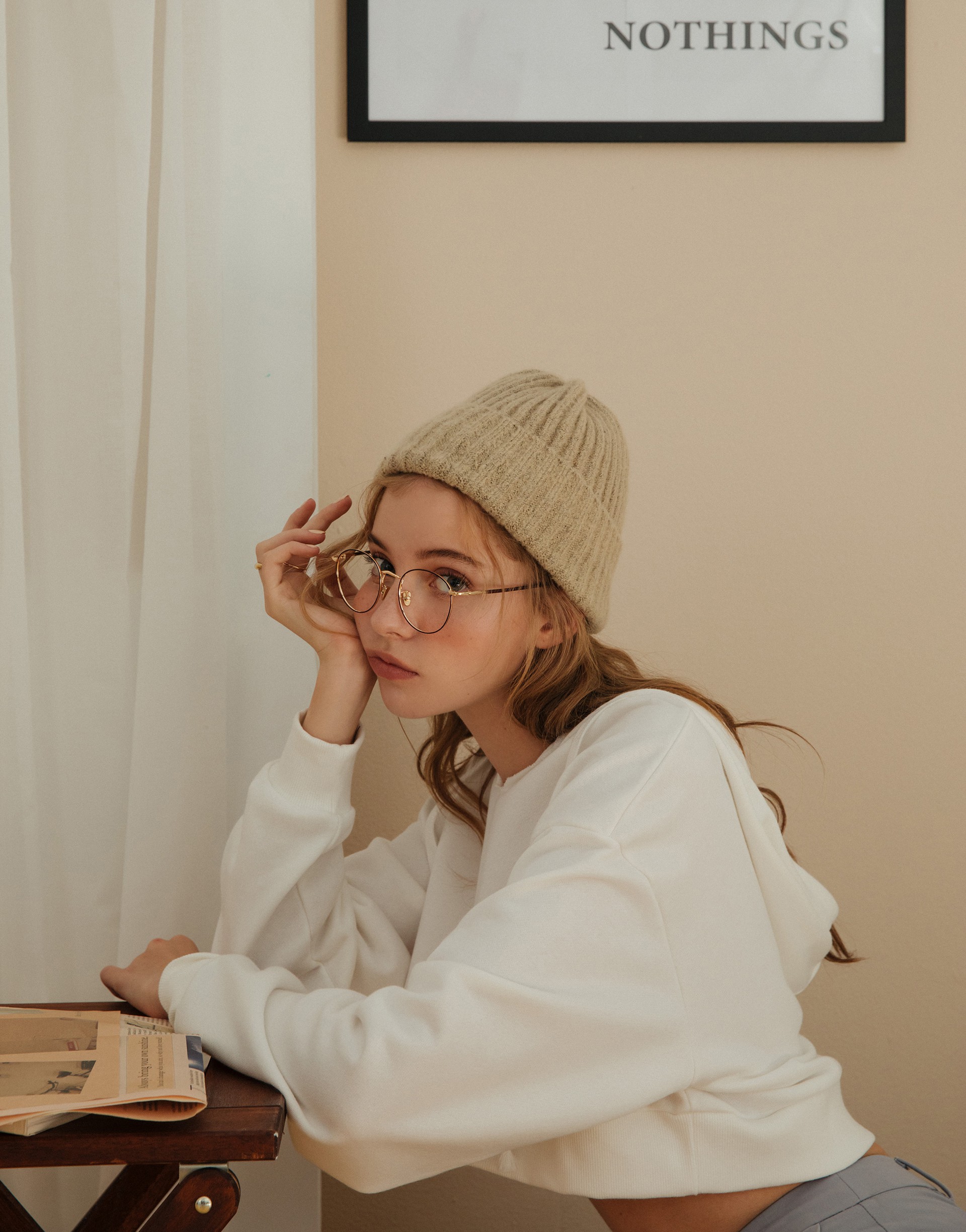 台灣製造/ PAZZO自訂開發布料 /V領不修邊連帽設計/短版上衣