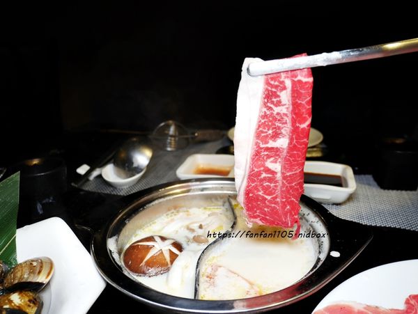 【大直美食】明水然日式海鮮鍋物 #個人鴛鴦鍋 #黑松露牛奶鍋 #椰子雞鍋 #馬賽蕃茄海鮮 #無菜單鐵板燒 (2).JPG