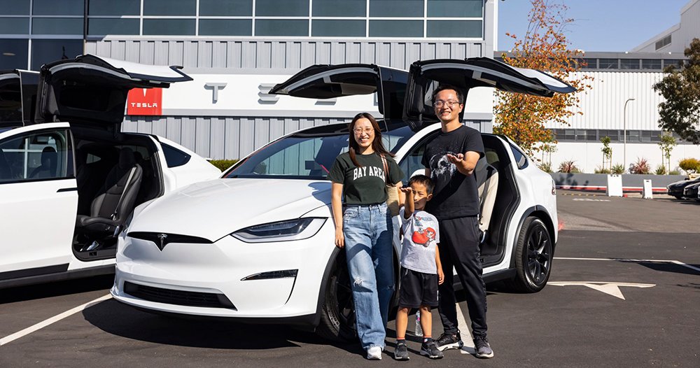 特斯拉最新款 Model X 開始交車