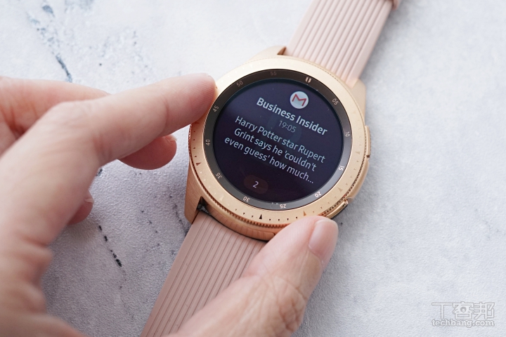 三星 Galaxy Watch 動手玩，旋轉錶框好操作的時尚智慧錶