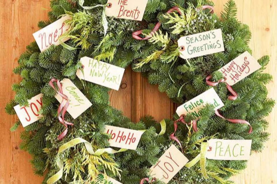 Christmas Wreath Dekorasi Wajib Buat Pintu Atau Dinding Untuk Memeriahkan Natal Di Rumah Furnizing Com Line Today