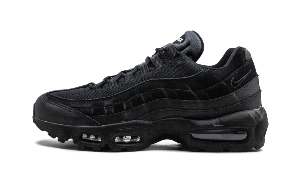 The Nike Air Max 95 Essential takes the Air Max 95 and encompasses the silhouette with top-notch mat