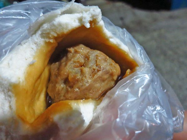 【台北美食】士林夜市廟口好吃肉包-好吃又美味的肉包 【台北美食】士林夜市廟口好吃肉包-好吃又美味的肉包