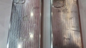 配件廠金屬模具曝光，2019 新 iPhone 三鏡頭模組真的就長這樣？