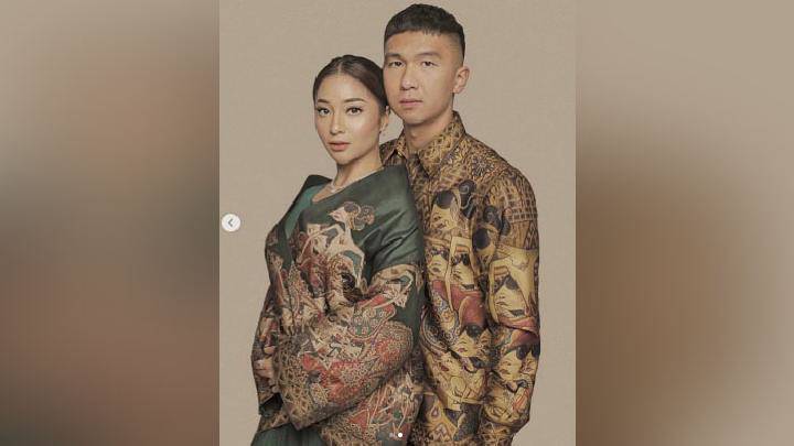 Potret Prewedding Nikita Willy Dan Indra Priawan Pakai Batik Tempo Co Line Today