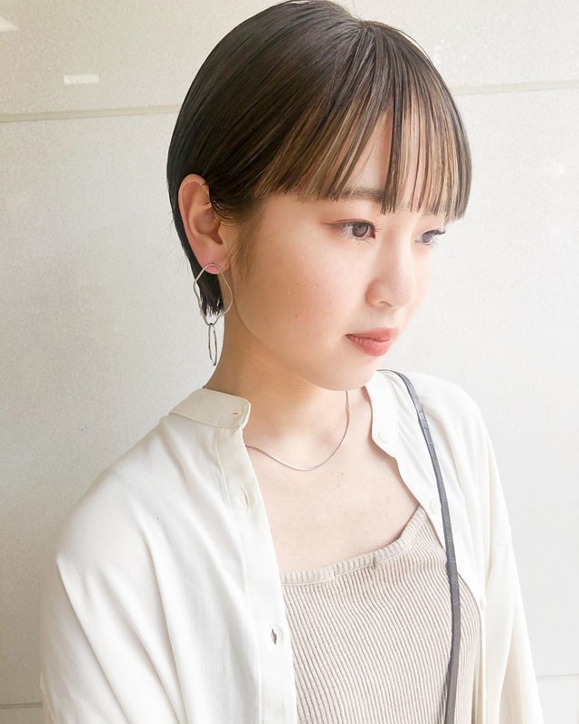 脱 地味顔 旬の髪型選 であか抜けて 人気のカラーやアレンジまで全部みせ Mine