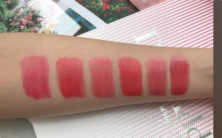 充滿活力的「朝露玫瑰色系」共6色，是一系列帶著溫暖色調的玫瑰色選，完全不挑膚色，一抹綻放好氣色。特別推薦《迪奧癮誘幸運星唇膏#976 Be Dior Star》(試色最右邊) (圖片/黃筱婷攝影)