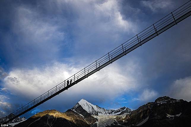 10 Potret Europabruecke, Jembatan Gantung Terpanjang di Atas Jurang