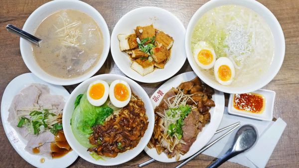 【台北美食】胡饕米粉湯黑白切-公館夜市裡的古早味美食小吃店