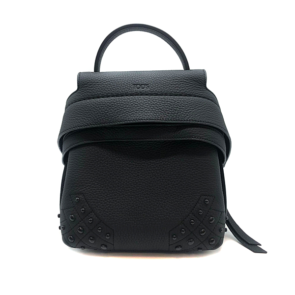 經典豆豆裝飾包身優雅獨特 品牌熱銷製鞋工藝融入包款 品牌經典包款