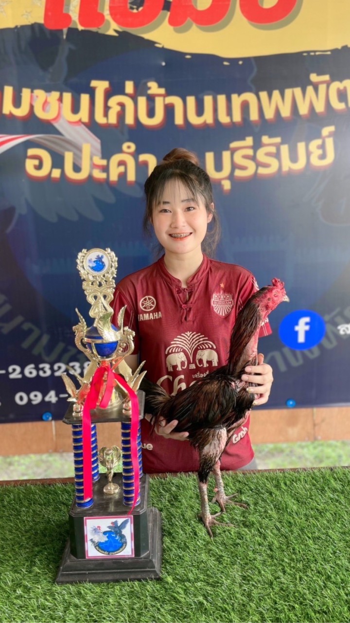 ซุ้ม น้องอุ้มไก่