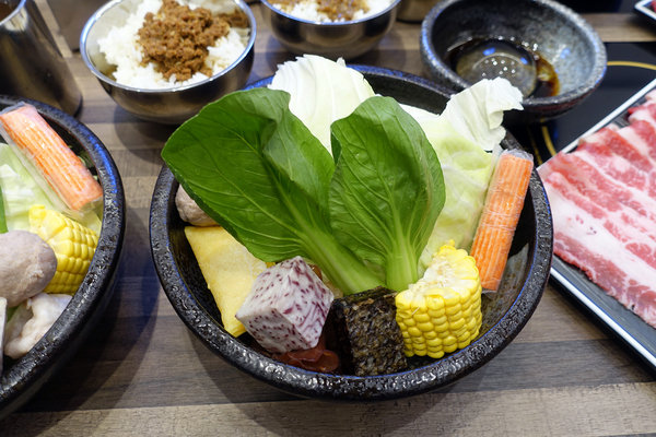 鉄火鍋環球板車店，板橋車站火鍋店，樂軒旗下平價小火鍋，298起附餐無限吃到飽的板橋個人小火鍋(含鉄火鍋菜單) 