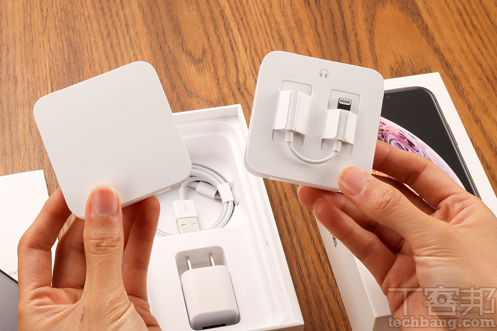 iPhone XS 第一手開箱！細看水潤金色機身、後製景深控制實測 (內含影片)