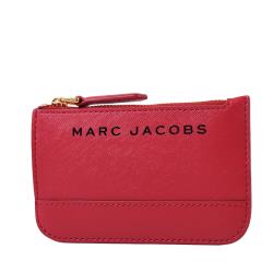 ◎◆十字紋防刮皮革|◎◆簡約便利好攜帶|◎◆小資名品入門款品牌:MARCJACOBS品牌定位:國際精品款式:零錢包適用性別:女生尺寸-長x寬x高:長度13.3CM、高度8CM、厚度1.2CM外部材質: