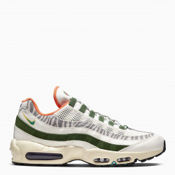 The Nike Air Max 95 ERA sneakers mixes unbelievable comfort with head-turning style. The iconic side