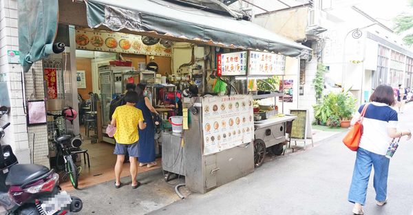 【台北美食】正原担魷魚羹蚵仔煎-捷運中山站附近便宜的美食小吃店