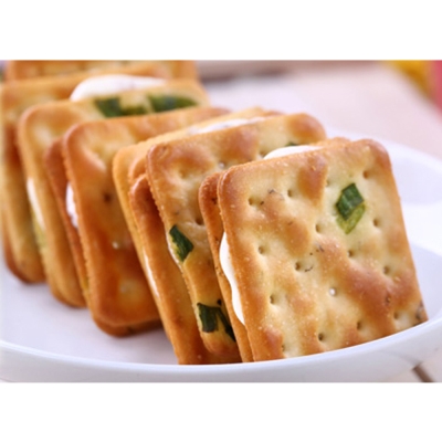 香醇綿密，奶香十足！團購超人氣小點心！蘇打餅配上牛軋糖奇妙雙享受