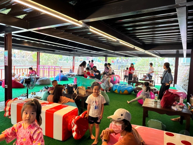 中部景點,斗六景點,斗六花旗木,近水樓台,近水樓台湖畔森林咖啡,近水樓台湖畔森林咖啡交通資訊,近水樓台湖畔森林咖啡停車場,近水樓台湖畔森林咖啡停車場花旗木,近水樓台湖畔森林咖啡門票,雲林IG打卡點,雲林景點,雲林網美景點,雲林花旗木近水樓台湖畔森林咖啡花旗木