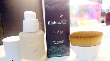 伊徠恩2020新春開運美妝修片組 光霧柔焦修片乳X花瓣無痕粉底刷 加贈玻璃雷射化妝包