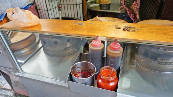 【台北美食】御膳品水煎包-光華商場附近巷弄裡的水煎包店