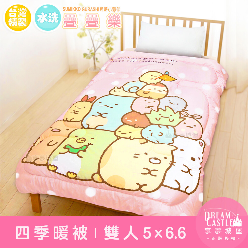 表布：100％聚酯纖維磨毛布 填充物：100％聚酯纖維（中空棉） ．產地：台灣-角落小夥伴/哆啦A夢/拉拉熊 中國-HELLO KITTY/美樂蒂/卡娜赫拉/雙星仙子/ 蛋黃哥/粉紅豬小妹/航海王/L