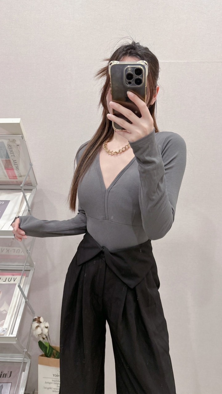 芸芸服飾現貨群組
