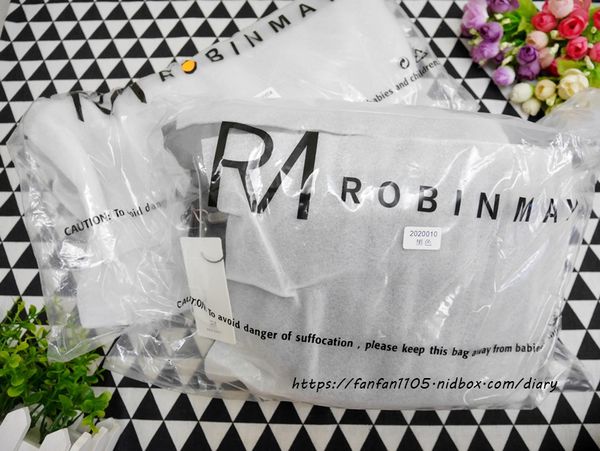 情侶穿搭【ROBINMAY】夢特消光騎士胸包 情侶版 #RM情侶胸包 #西門武昌旗艦店 (3).JPG