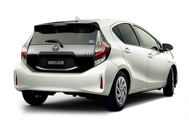 Автомобиль прадо фото цена страна производитель. Toyota prius (четвёртое поколение). Тойота hilux 2016. Toyota verso 2014. Toyota hybrid.