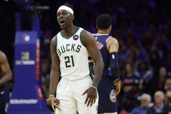 Pemain Milwaukee Bucks Jrue Holiday