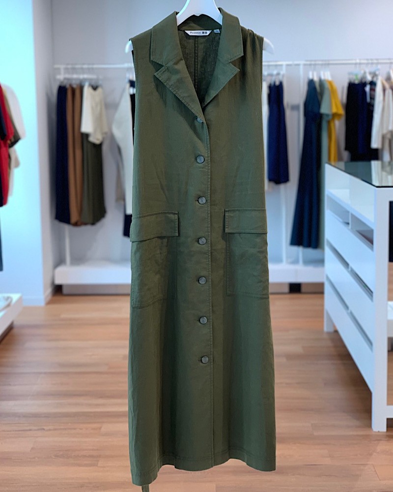 ユニクロ】新作コラボアイテムを使った「高見え」春コーデ｜ジレ風