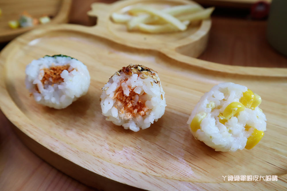 新竹竹北早餐推薦必吃！米八手作飯糰，比超商御飯糰還要大兩倍的巨無霸三角飯糰