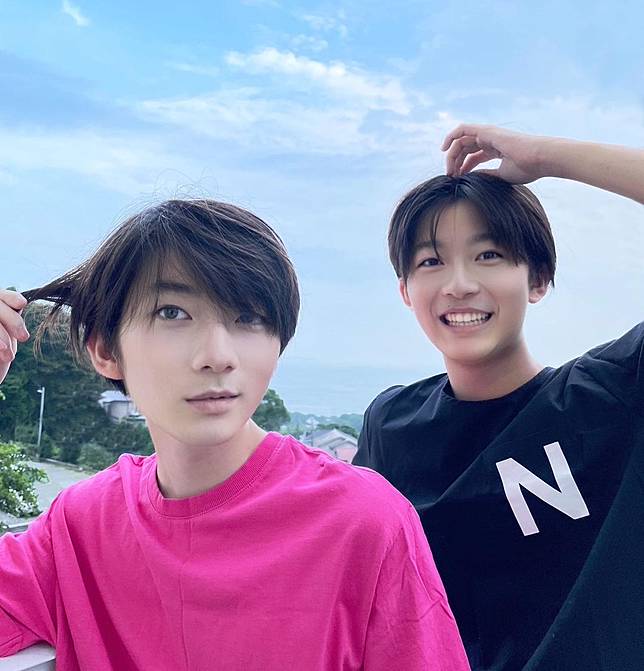 日本爆紅 美少年兄弟 英亞 英蘭長大了 招牌貓顏和犬顏可愛臉蛋依舊還在 Juksy街星 Line Today