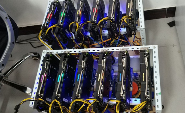 日本網友再度浪費才能，開發人力萌奈幣挖礦機