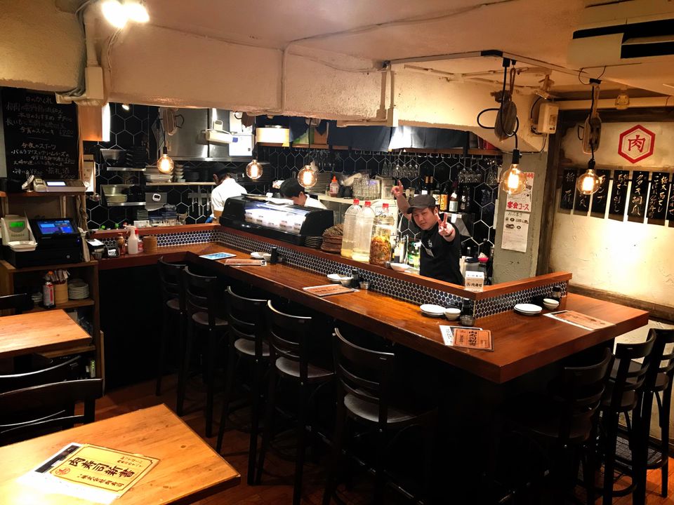 Mixed Media Feed 新宿三丁目肉寿司