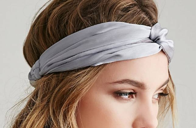 Percantik Tampilan Rambut Dengan 6 Model Headband Keren Ini!