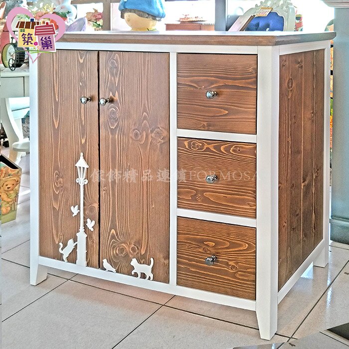 優質雲杉木搭配俏皮貓咪浮雕，獨家呈現。