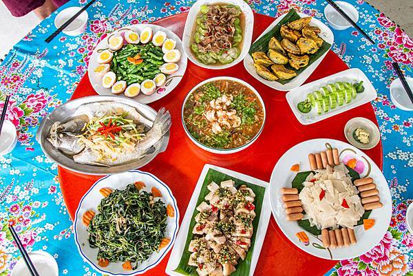 【日月潭一日遊】南投頭社活盆地農村美食餐桌與休閒農場-體驗不一樣的在地食材美味佳餚與獨特河道獨木舟體驗