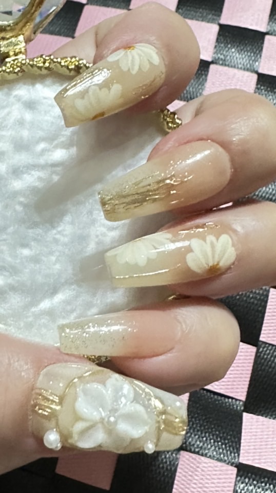 美甲出清 （S多M少）