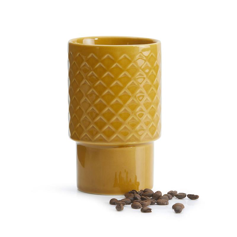 產品特色 北歐設計師Margot Barolo的作品 70年代的圖騰設計 4種顏色搭配 撞色效果 北歐風格 藝術品陳列風格 產品介紹 Sagaform-瑞典知名的餐廚傢飾品牌，一系列產品皆與北歐最出色