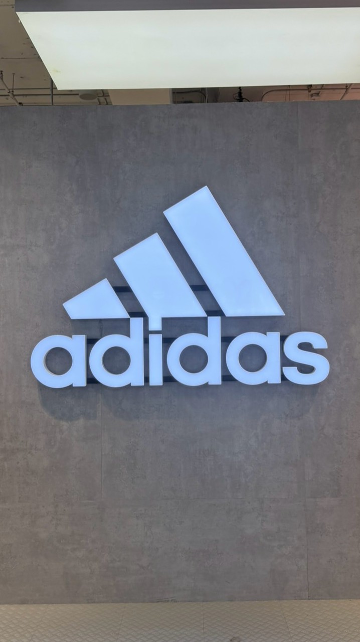 ADIDAS THAPRA