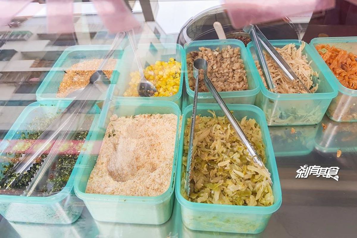 50元內搞定！台中６排隊高CP值早餐：免費加爆蔥花、30元阿婆炒麵、粉漿蛋餅