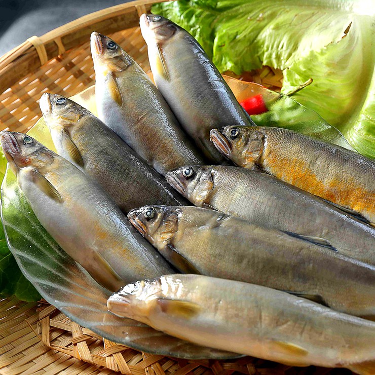 宜蘭活水養殖香魚本賣場特別挑選1公斤8p裝 母香魚是日本料理專用的等級而且每隻都抱蛋 每隻都爆蛋！ 每隻都抱蛋 每隻都爆蛋！ 每隻都抱蛋 每隻都爆蛋！因為很重要，所以講三次！！！吃香魚就是要吃爆蛋的母