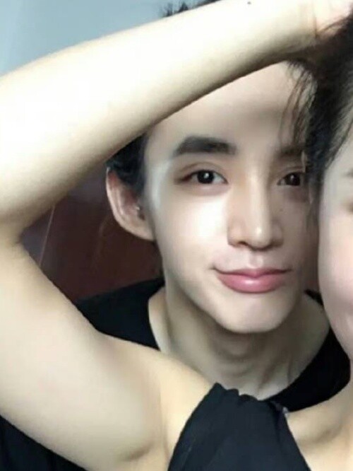 近期爆火男星的青澀舊照！鄧為、成毅風格差異大，陳哲遠、曾舜晞從小顏值就高！