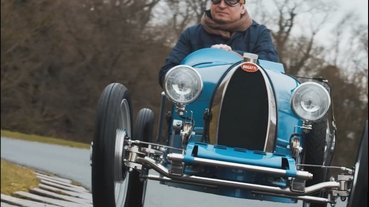 Bugatti 多年來終於推出電動跑車 Baby II ，從 Bugatti Type 35 等比縮小後而成的超高級兒童車